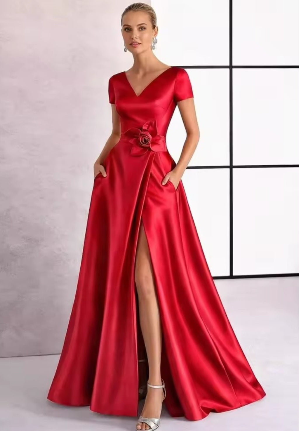 Vestido Clássico de Seda para Mãe de Noiva com Flor Artesanal – GRF-0001