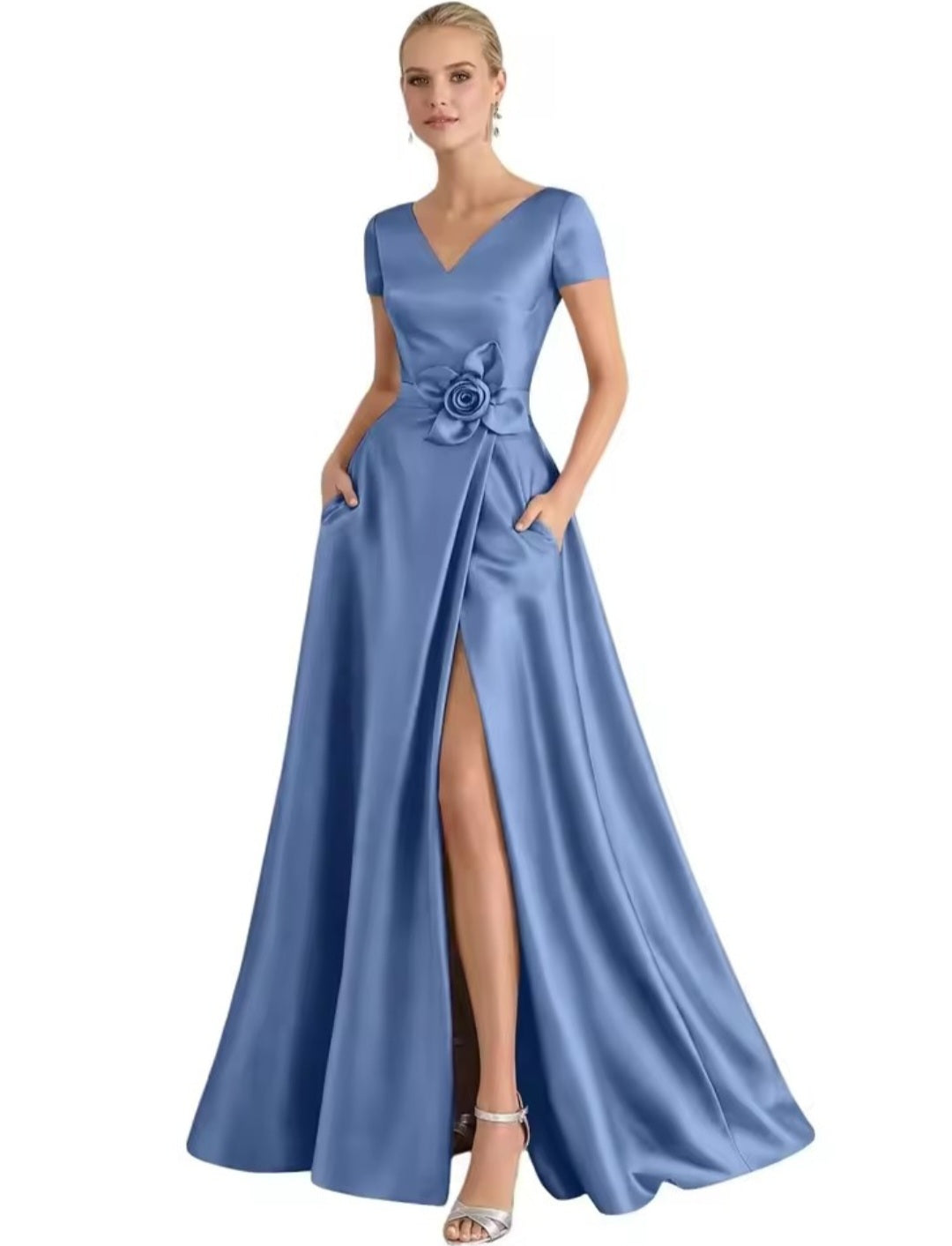 Vestido Clássico de Seda para Mãe de Noiva com Flor Artesanal – GRF-0001