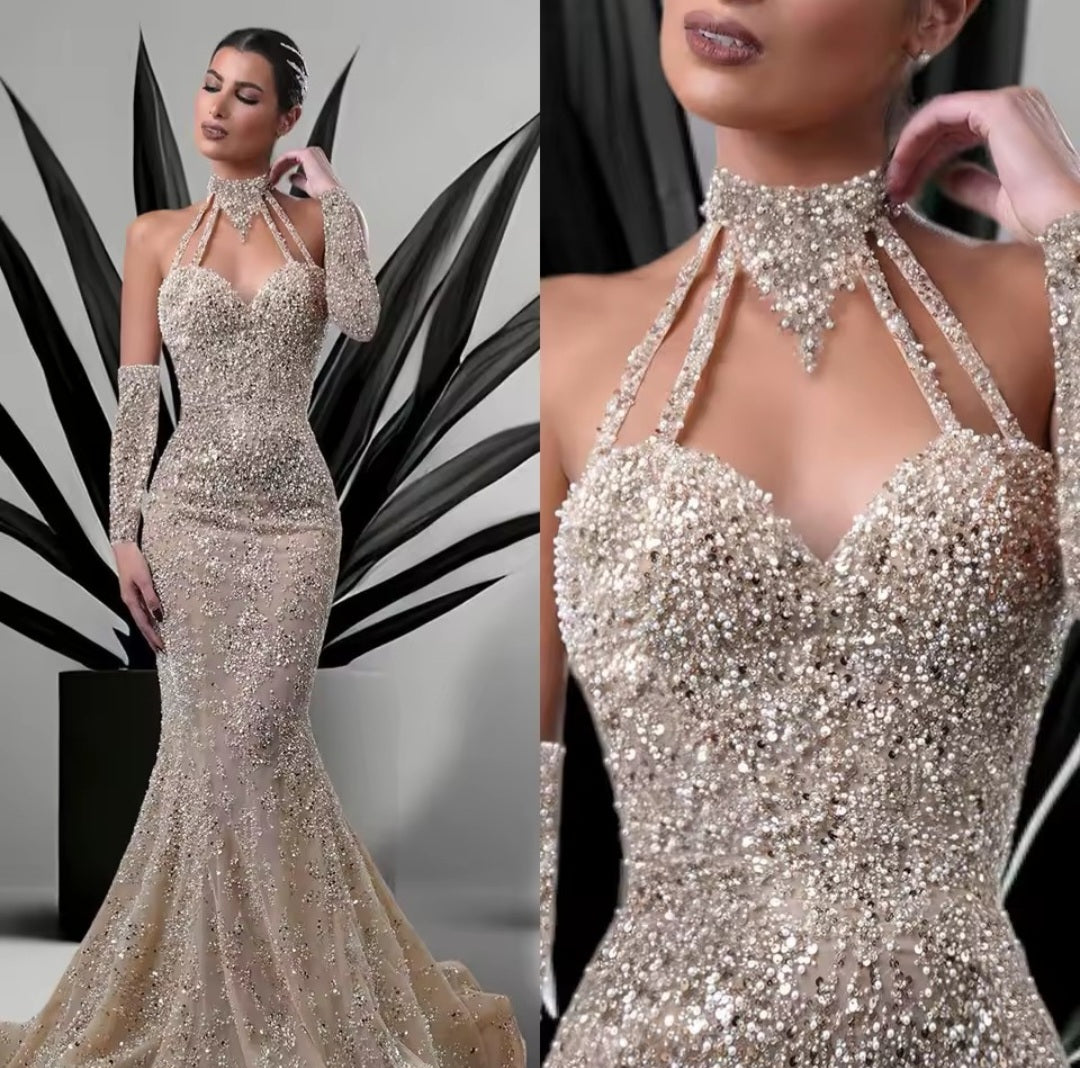 Coleção Royale Premium – GRF-0052 Vestido Sereia Premium Alto Luxo Bordado com Cristais Swarovski, Gola Gargantilha e Mangas Luva em Tule Illusion Francês